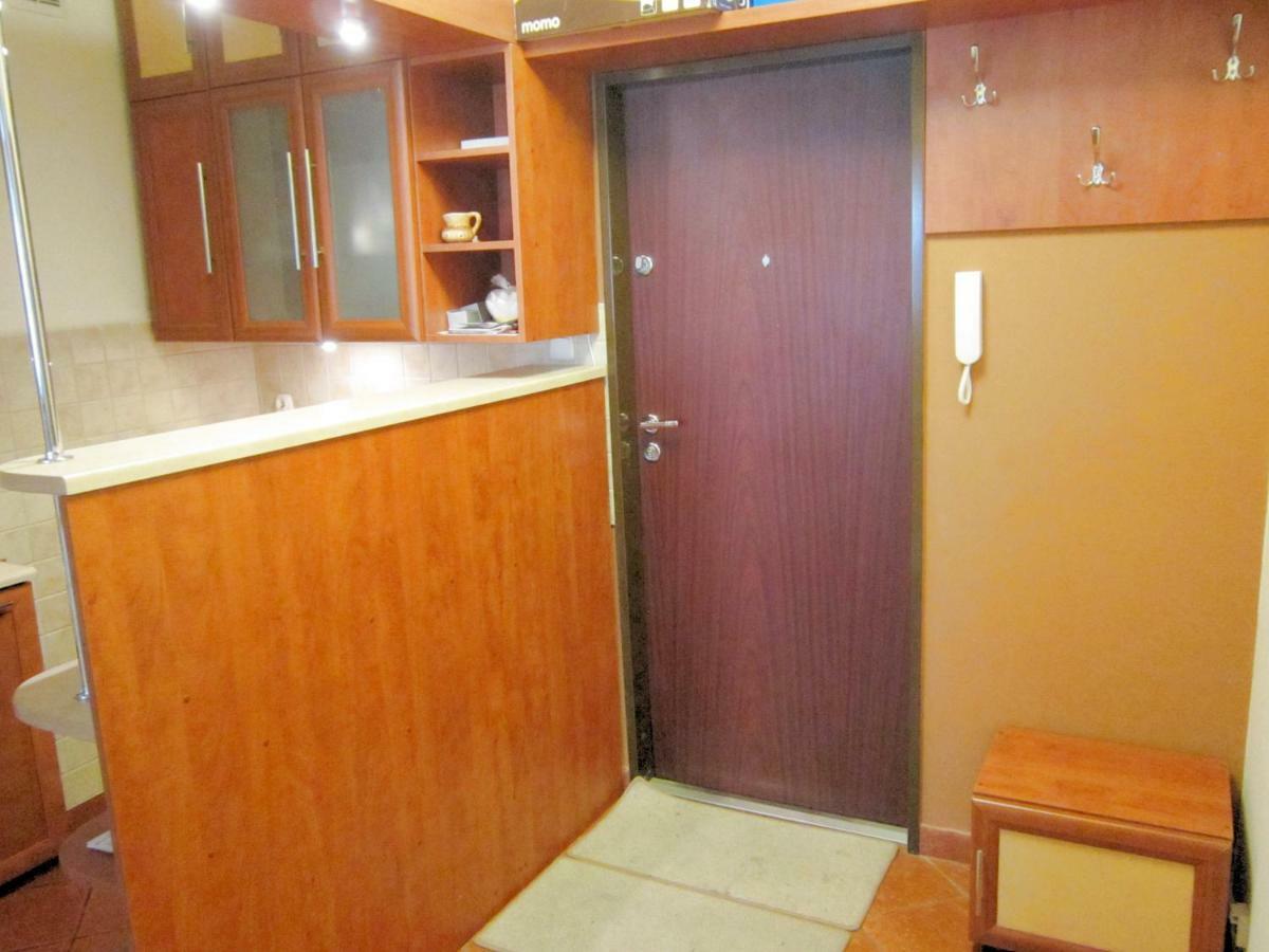 Przytulne I Atrakcyjne Mieszkanie Z Pelnym Wyposazeniem, Dwa Pokoje Skarżysko-Kamienna Екстериор снимка